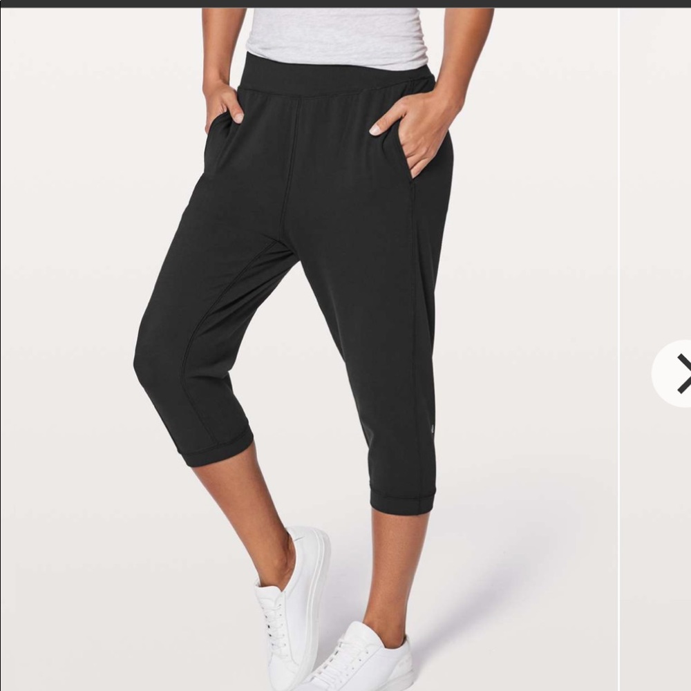 Lululemon rejuvenate crop